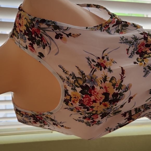Summer Dress -floral, Small From Shein - Picture 4 of 6
